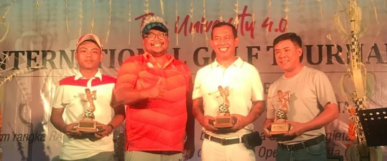 Atlit Widyatama menjadi juara di Kejuaraan Golf Nasional Mercubuana Cup