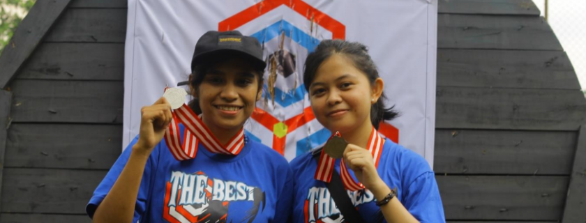 Mahasiswa UTama Raih Juara 2 dan 3 Kategori Putri di Kejuaraan Lempar Pisau dan Kapak