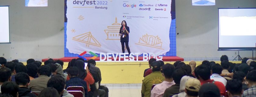 Acara DevFest 2022 oleh HMTM Universitas Widyatama dan Google Developer Groups Bandung