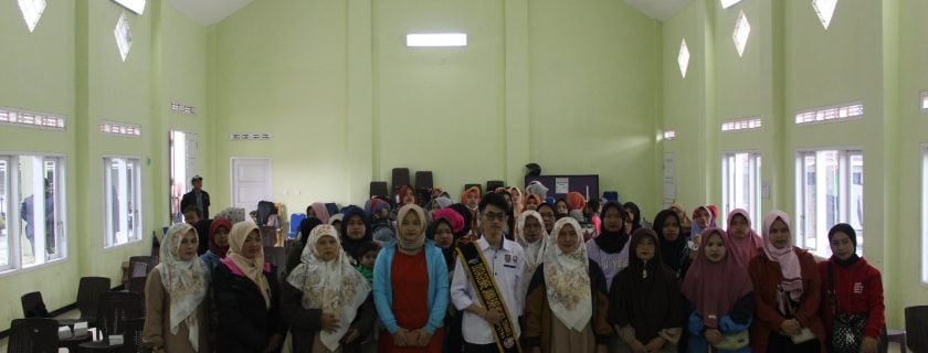 PPK ORMAWA (Program Penguatan Kapasitas Organisasi Kemahasiswaan) HEROES X CHARITY Senat Mahasiswa Fakultas Ekonomi dan Bisnis di Desa Margamukti