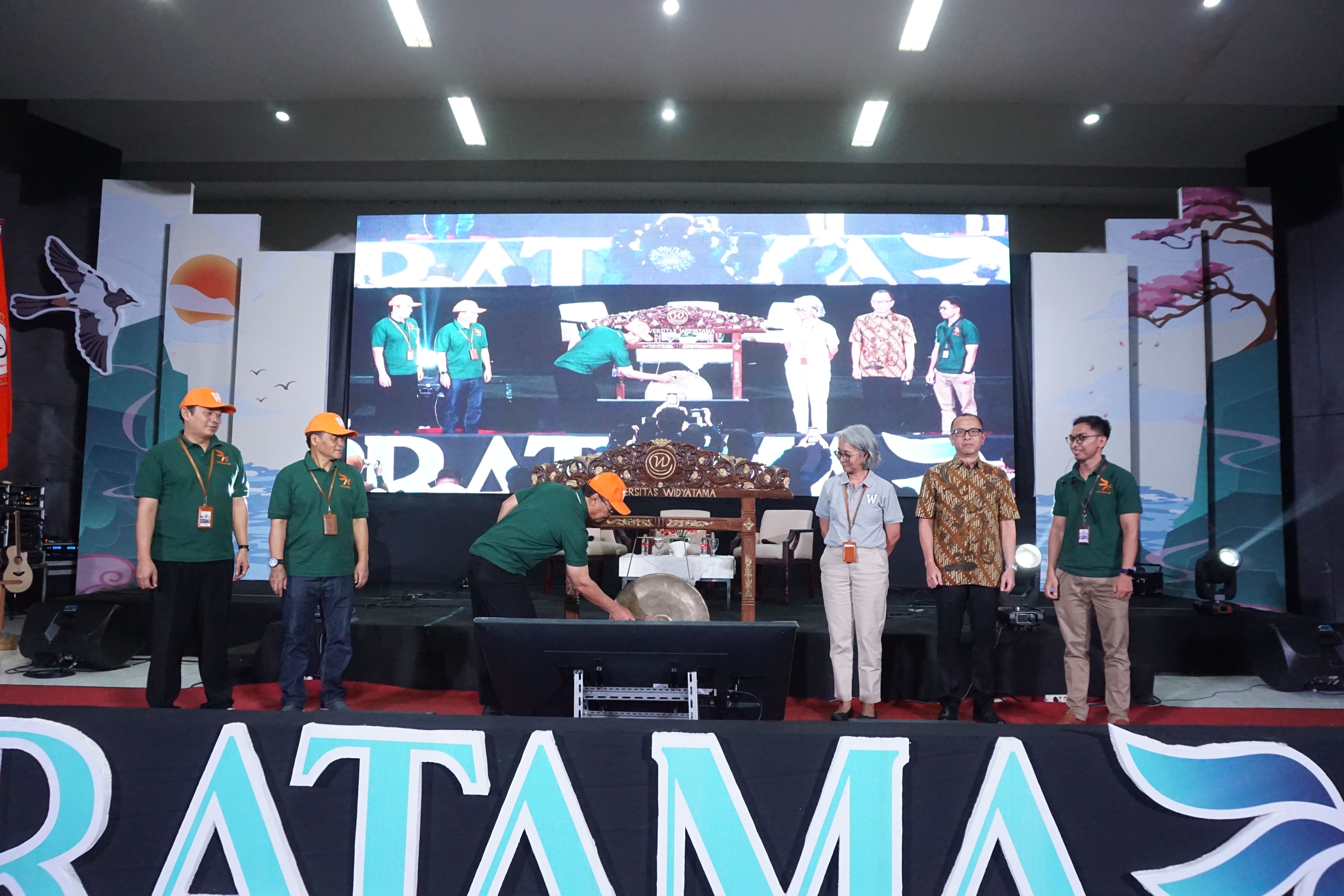 UNIVERSITAS WIDYATAMA MENYAMBUT MAHASISWA BARU DENGAN SEMANGAT “MOKSA UTAMA”